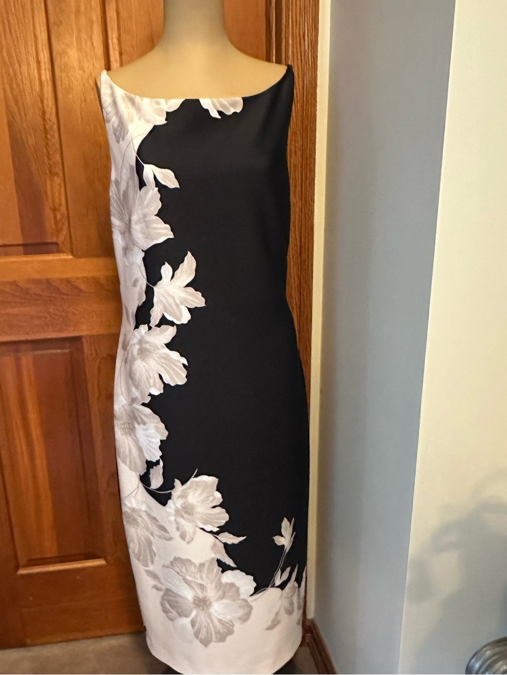 Donna Karen Black and White Floral Sheath Midi Dress - Elegant Women's Dress